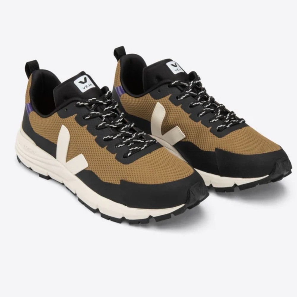 NWOT Veja Dekkan Alveomesh Sneaker Size 7 Women’s